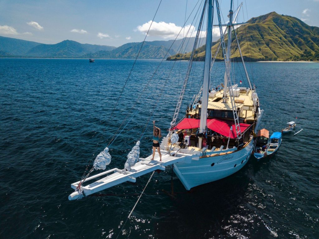 boat charter in Bali