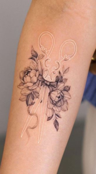 The Subtle Art of White Ink Tattoos: Unique Fine Line Tattoo Alternative